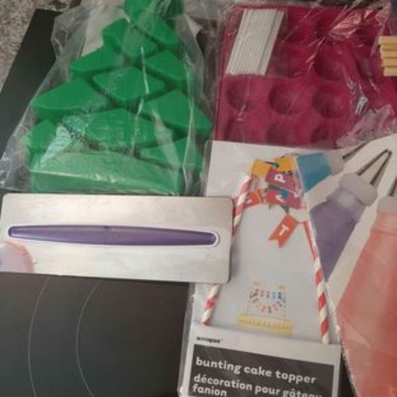 Cake Pans, Chocolate Melting Pot, Decorating Items - Picture 5 of 6